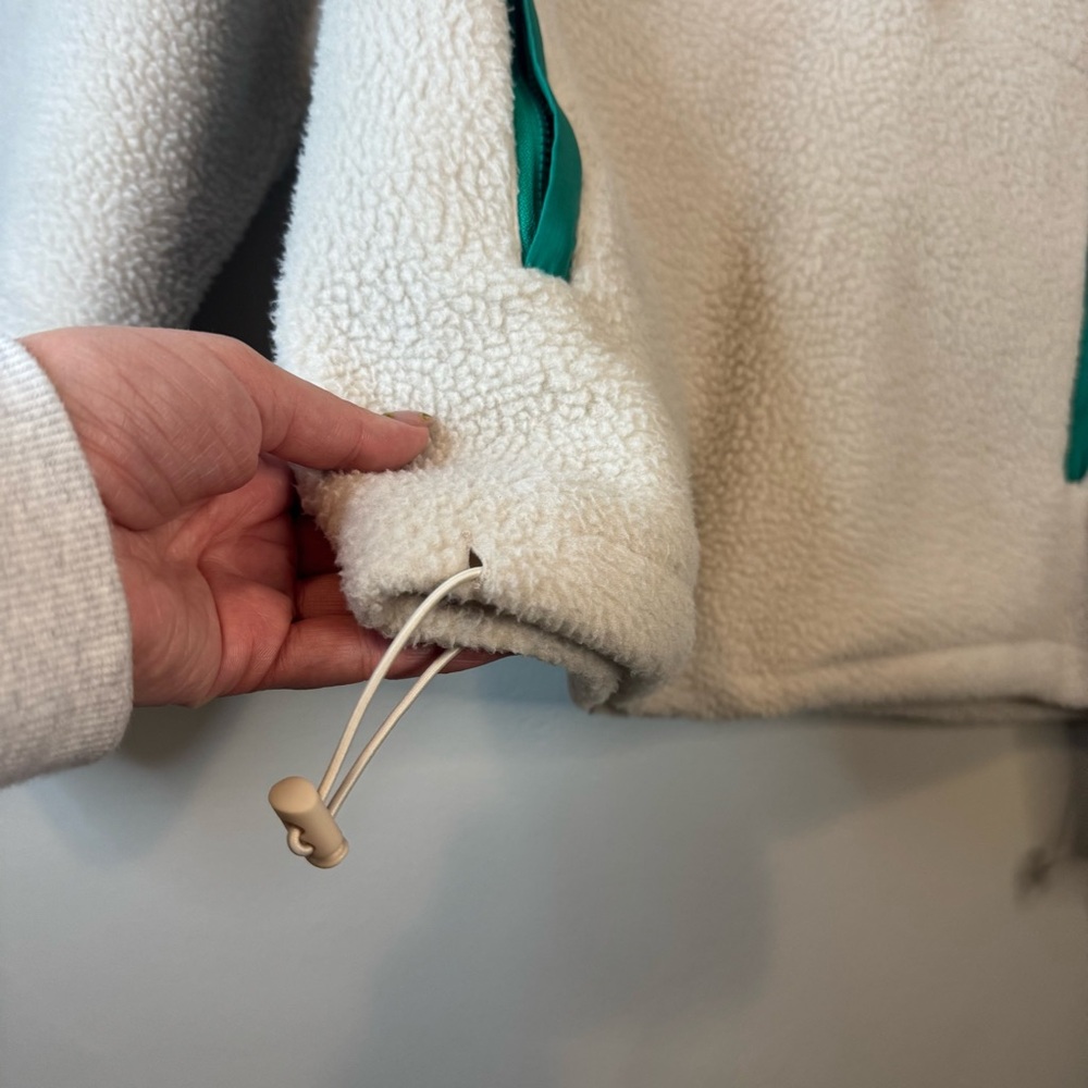 Wilo The Label Cozy Fleece Pullover in Cream and Teal Size Medium - Picture 4 of 7